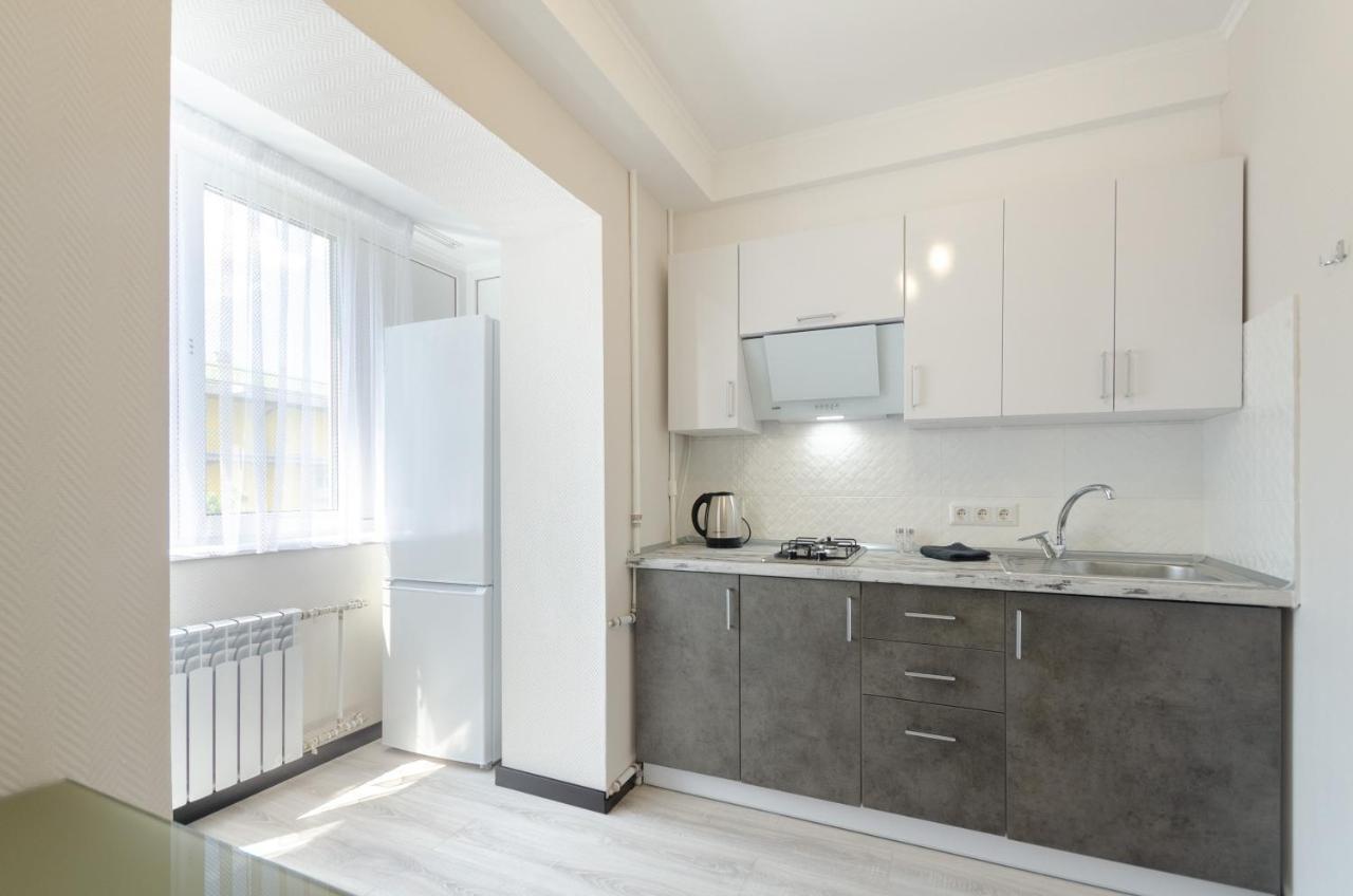 Artal Apartment On Obolonskyi Avenue 16 Kiev Bagian luar foto