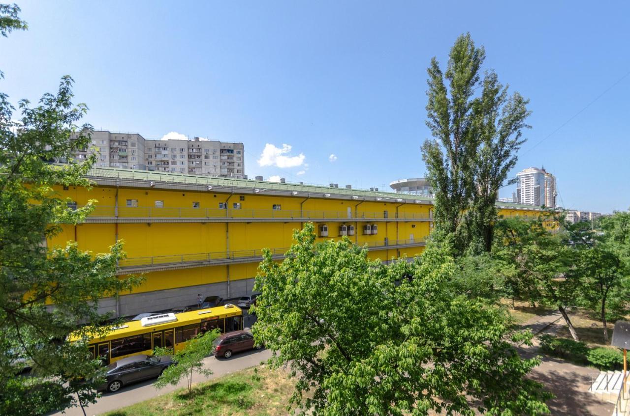 Artal Apartment On Obolonskyi Avenue 16 Kiev Bagian luar foto