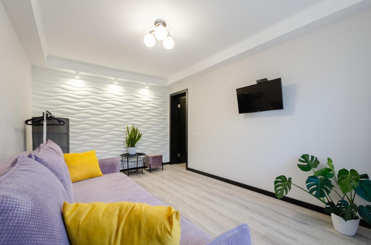 Artal Apartment On Obolonskyi Avenue 16 Kiev Bagian luar foto