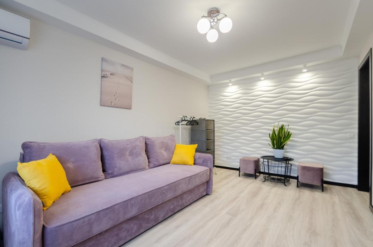 Artal Apartment On Obolonskyi Avenue 16 Kiev Bagian luar foto