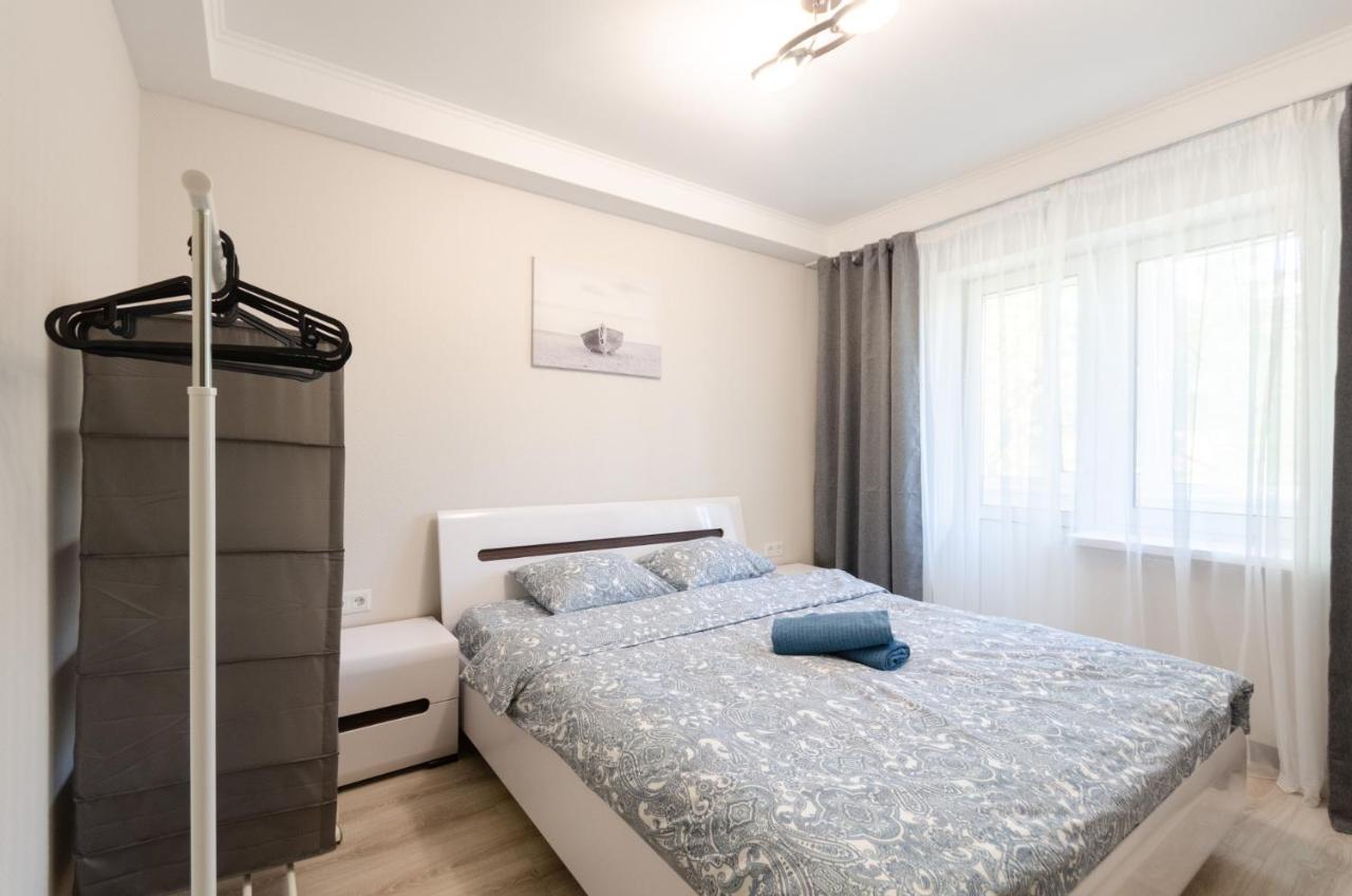 Artal Apartment On Obolonskyi Avenue 16 Kiev Bagian luar foto