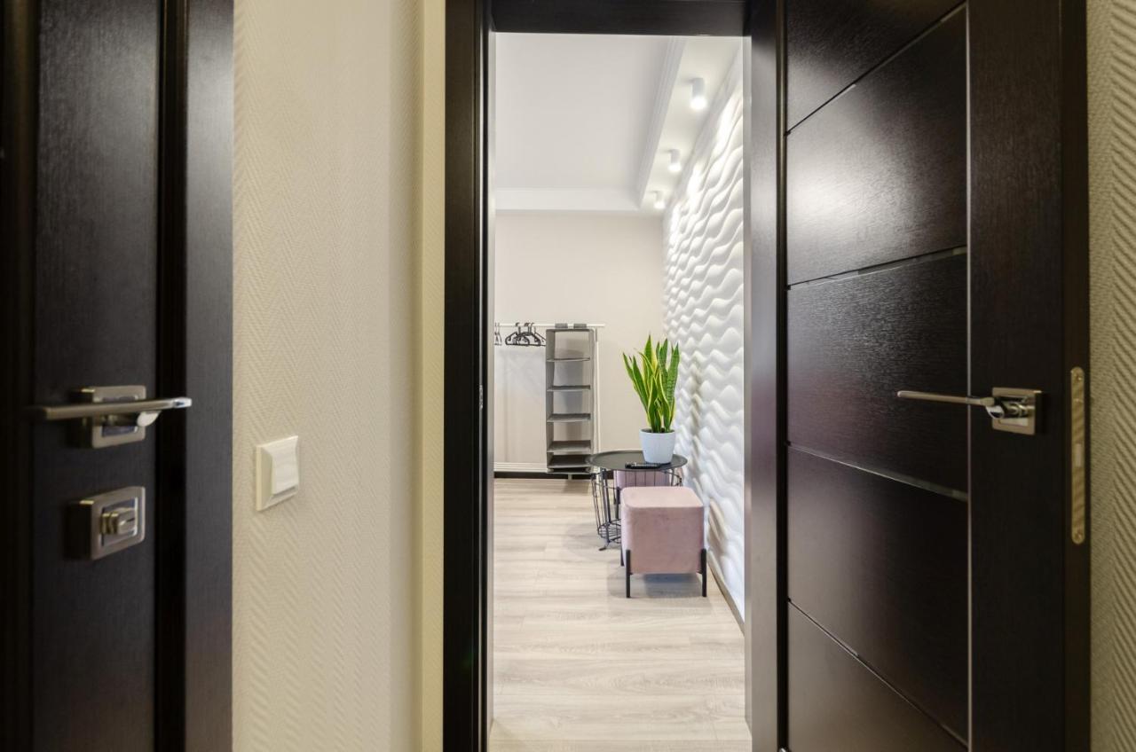 Artal Apartment On Obolonskyi Avenue 16 Kiev Bagian luar foto